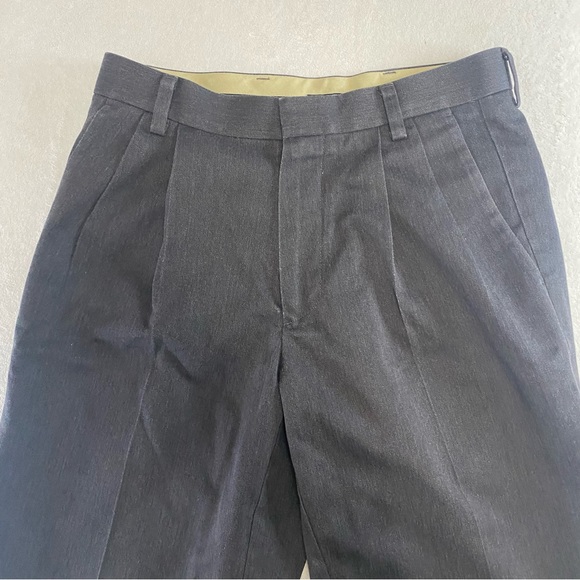 Dockers D3 Classic Fit Khaki Dress Pants Chinos Mens 32x31 Cotton Gray - Picture 2 of 9